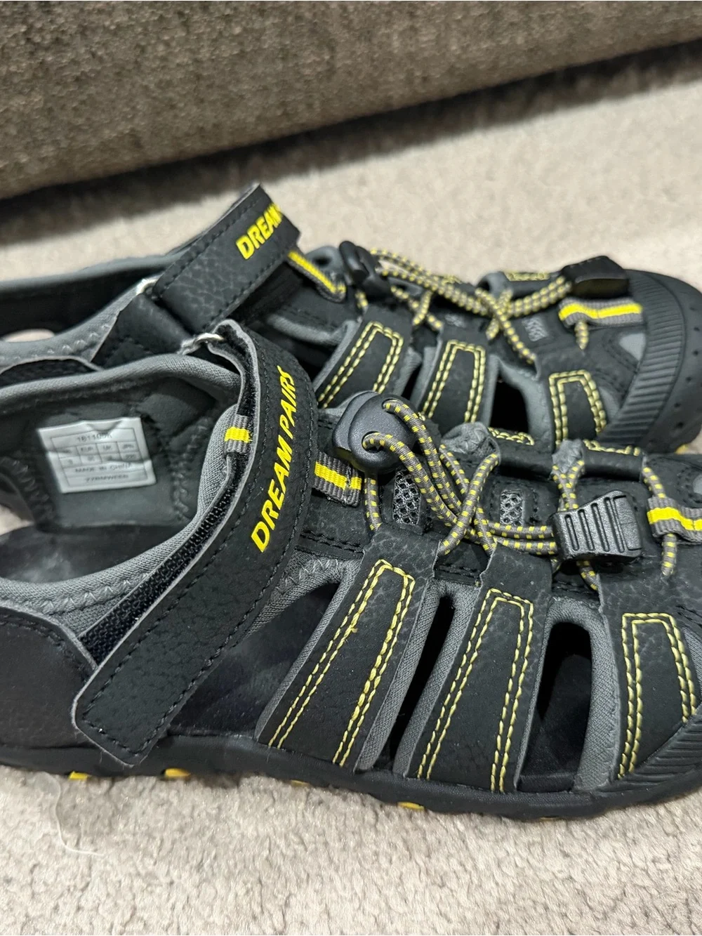DREAM PAIRS Kids Sport Sandals Size 3 Black Yellow Closed Toe Outdoor Shoes
